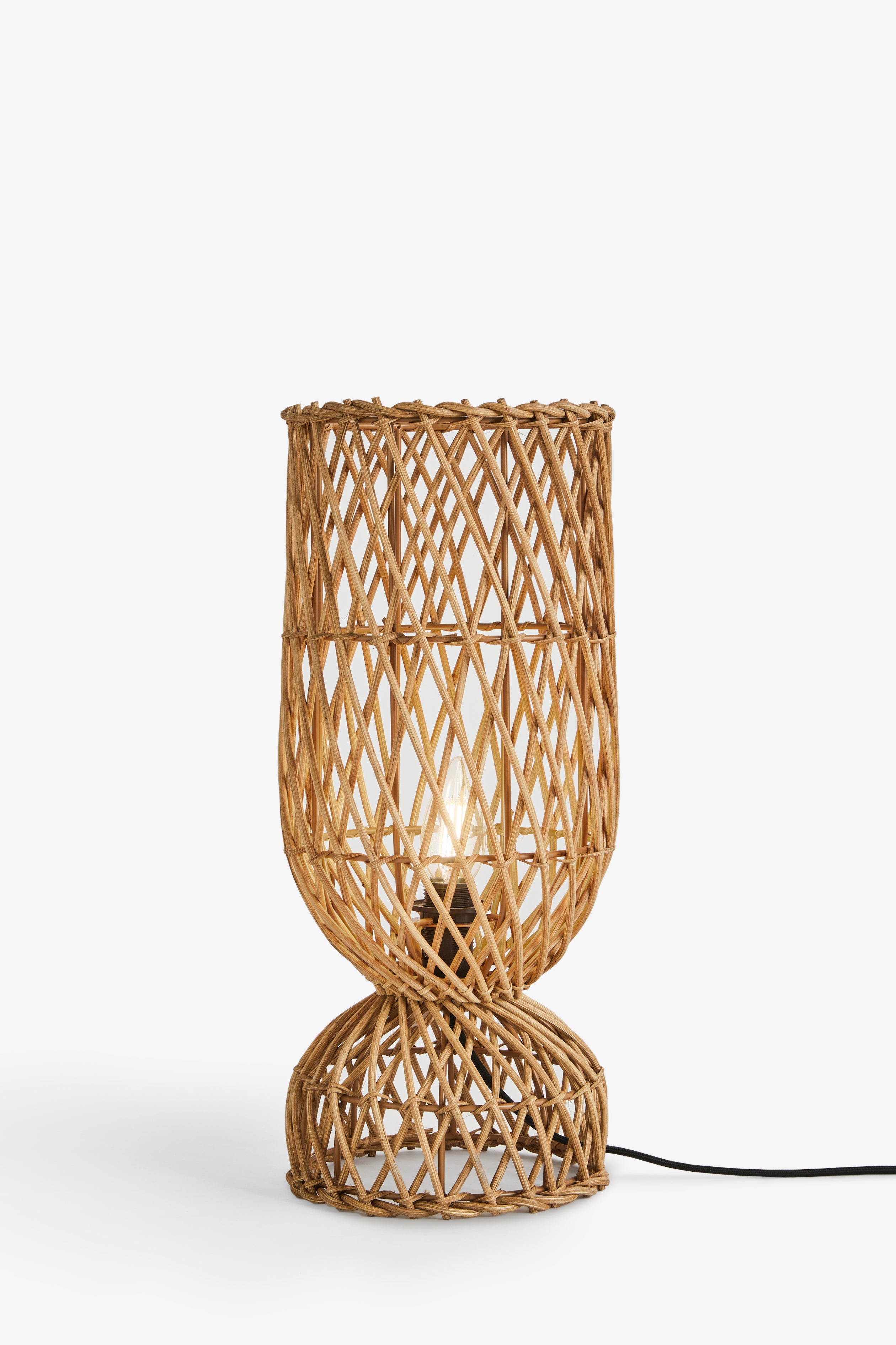 Rattan Kylo Table Lamp