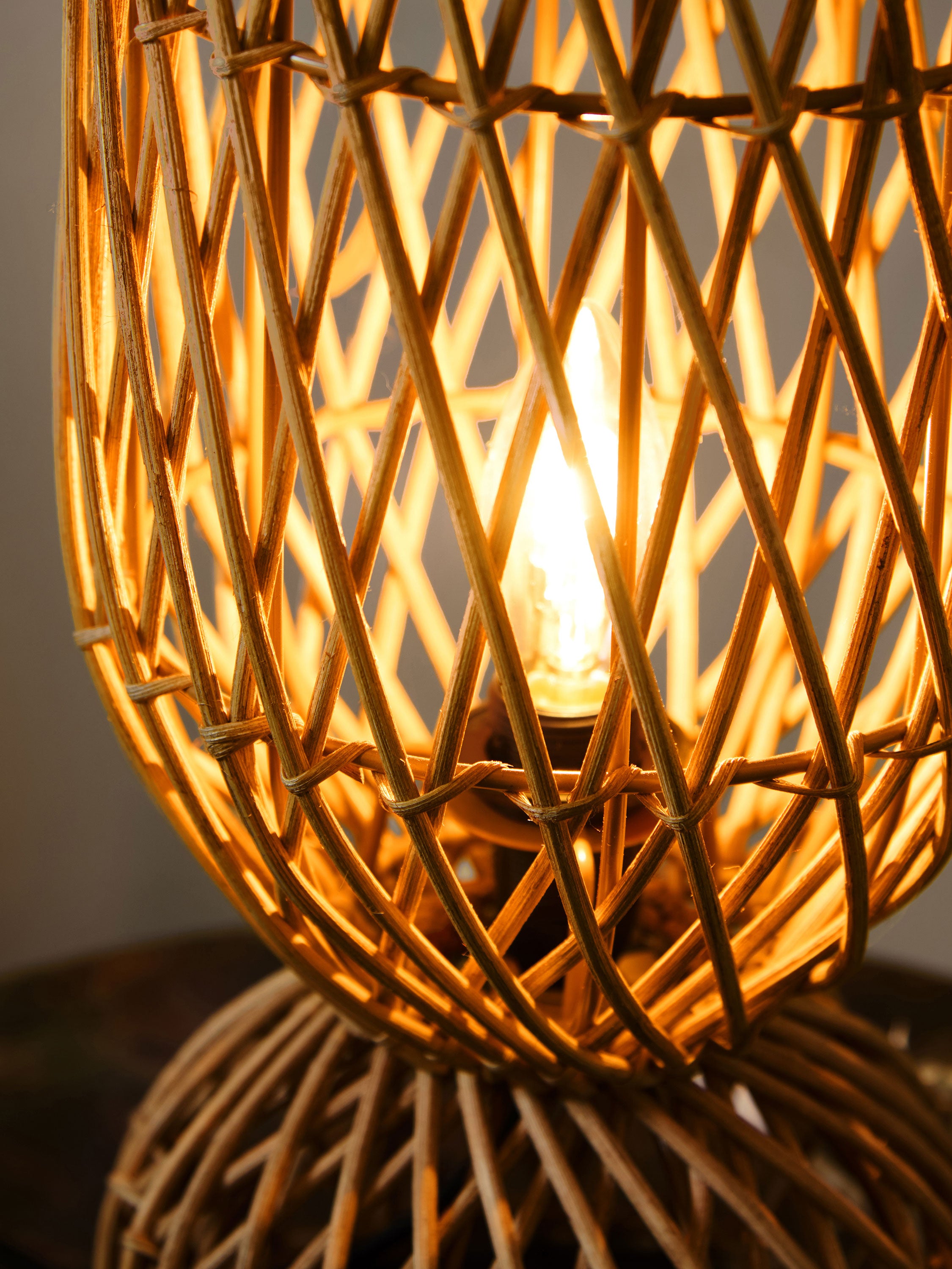 Rattan Kylo Table Lamp