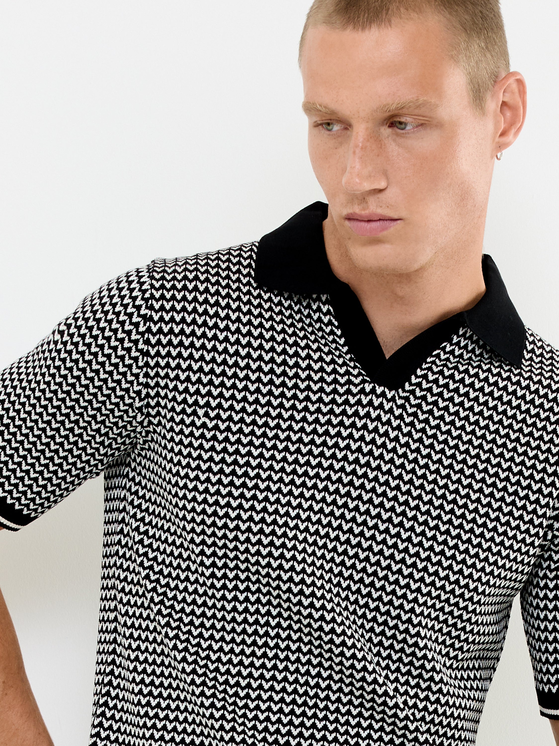 Short Sleeve Black and White Jacquard Knit Polo Shirt