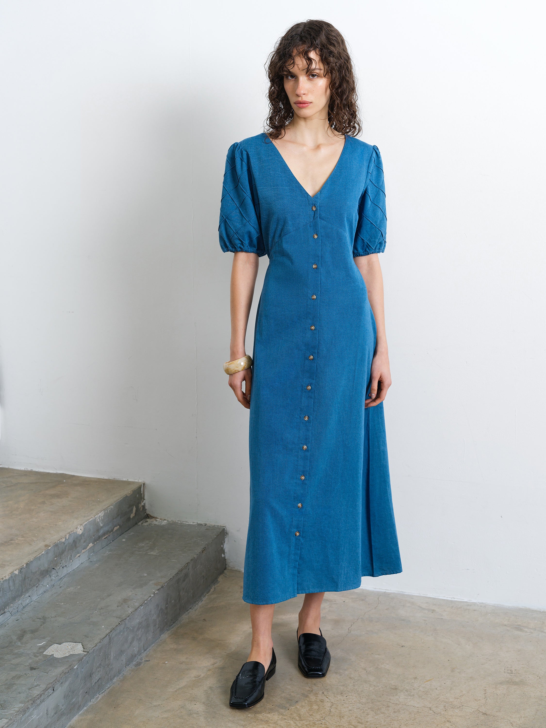 zw collection denim midi dress Zaves Chambray Denim Puff Sleeve Midi Dress Medium Bleach Wash Blue
