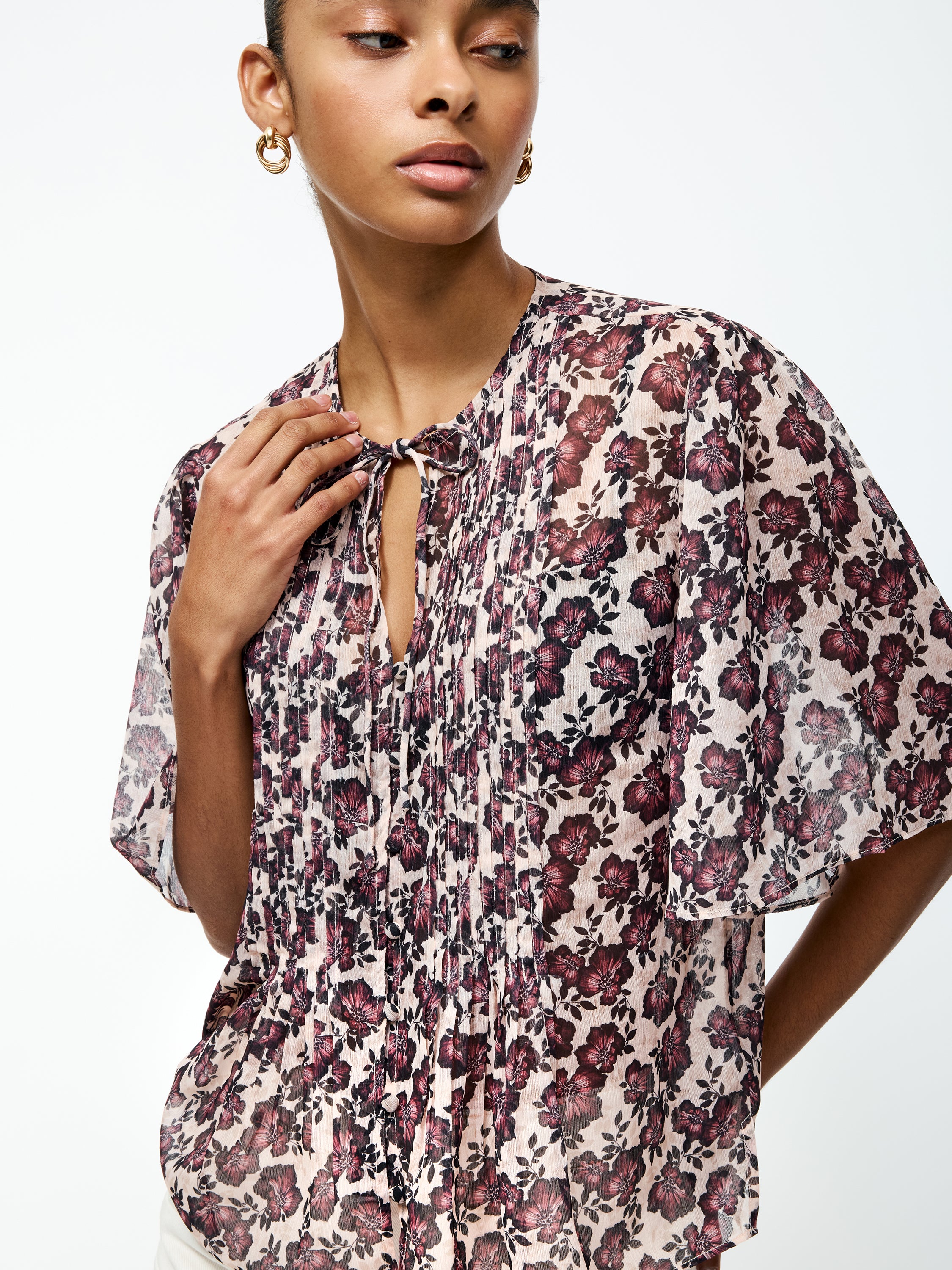 Elyse Hallie Crinkle Short Sleeve Top