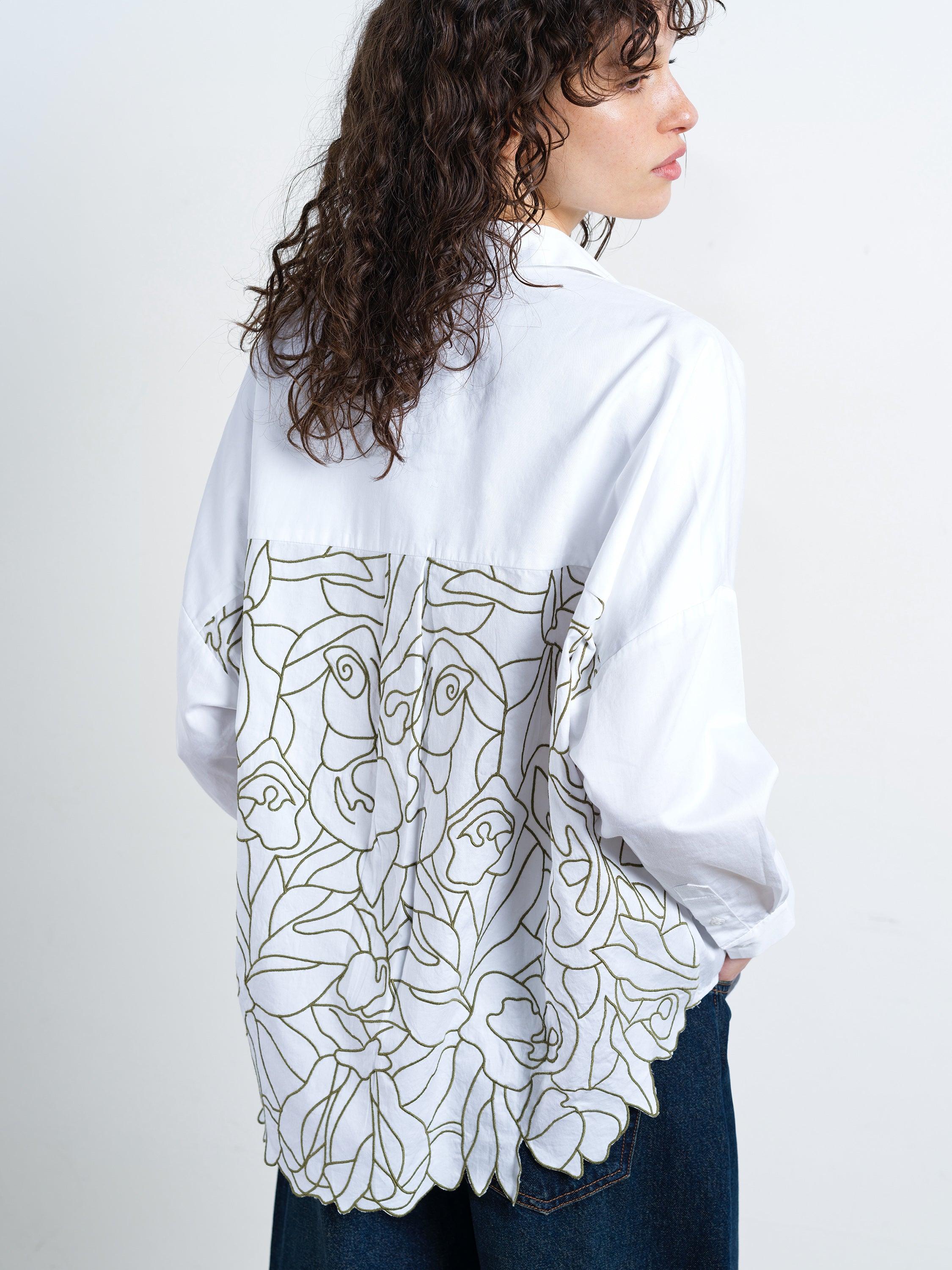 Alexis Floral Cutwork Back White Popover Shirt Linen White/Khaki