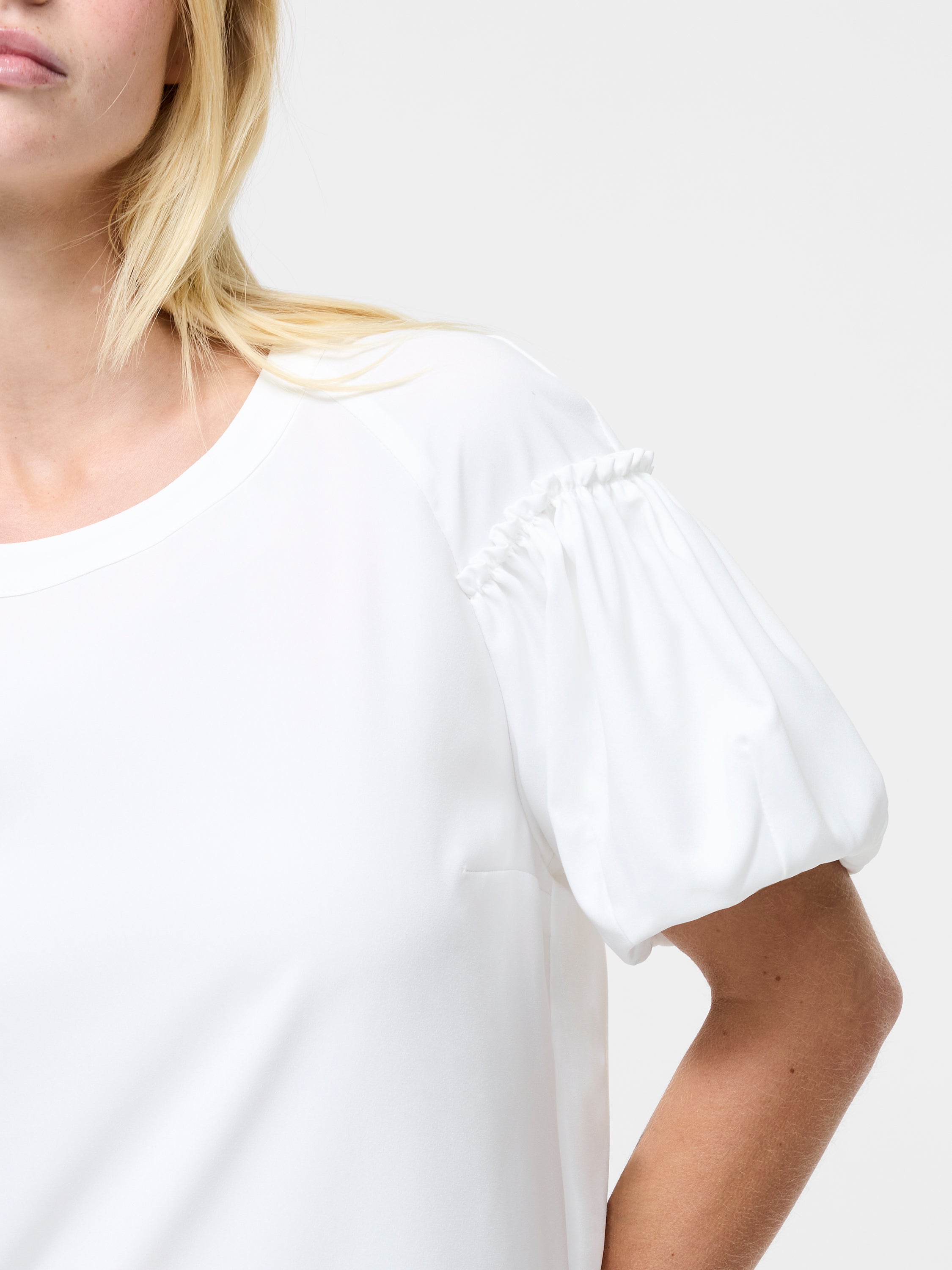 Crepe Light Puff Sleeve Top