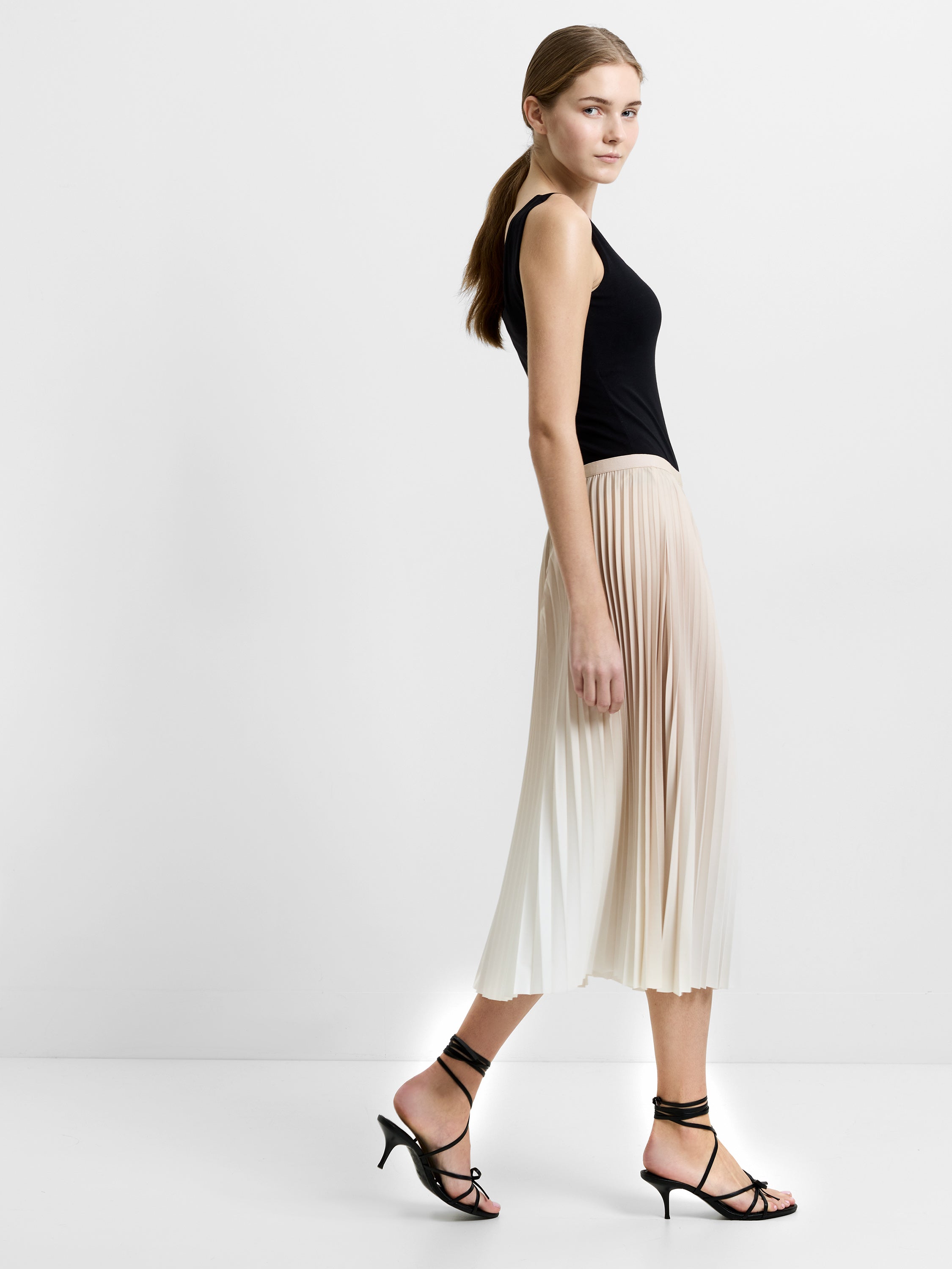 Cadie Crepe Light Ombre Pleated Midi Skirt Shifting Sand/White