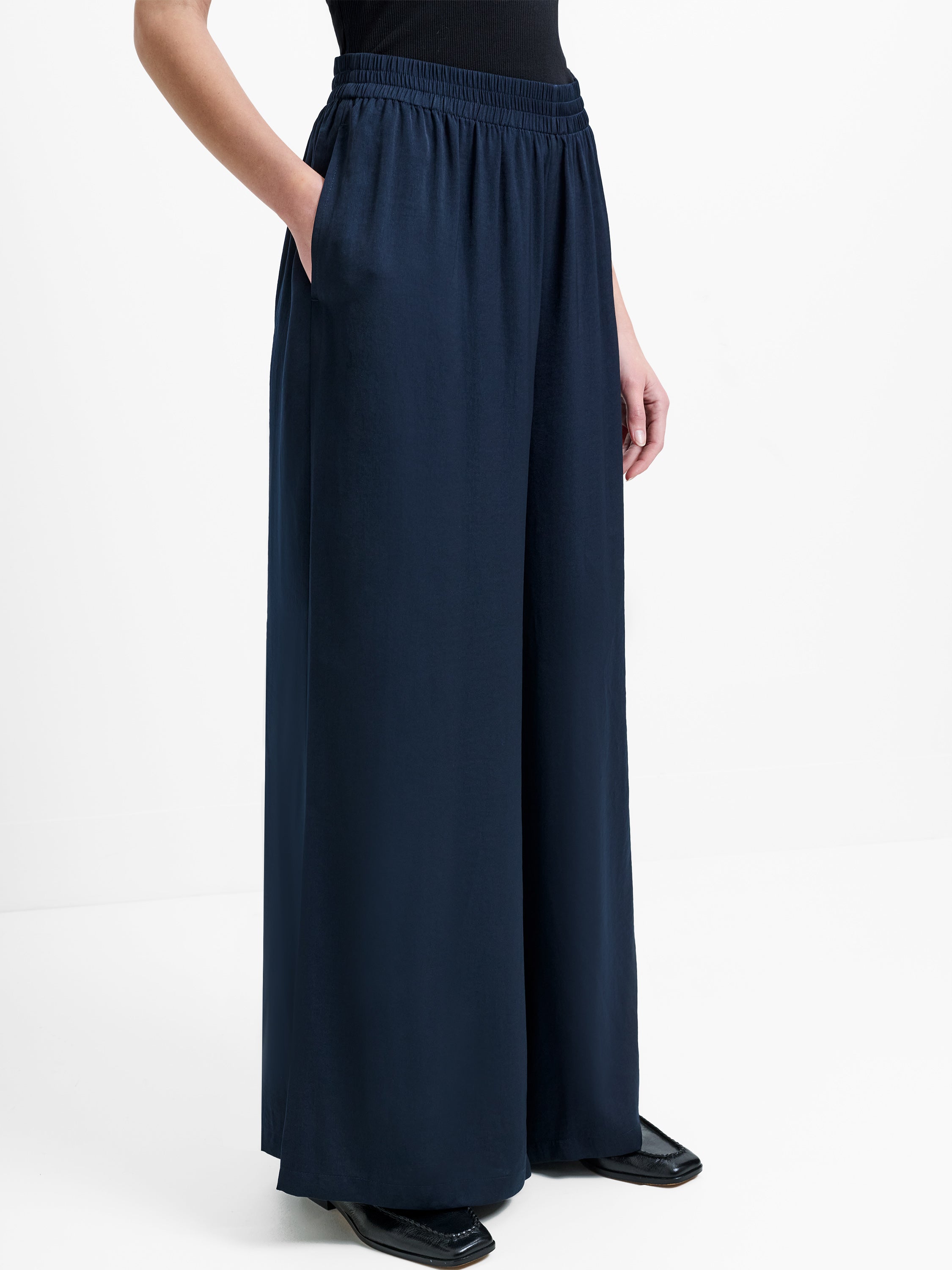 Damasco Air Flow Wide Leg Trousers