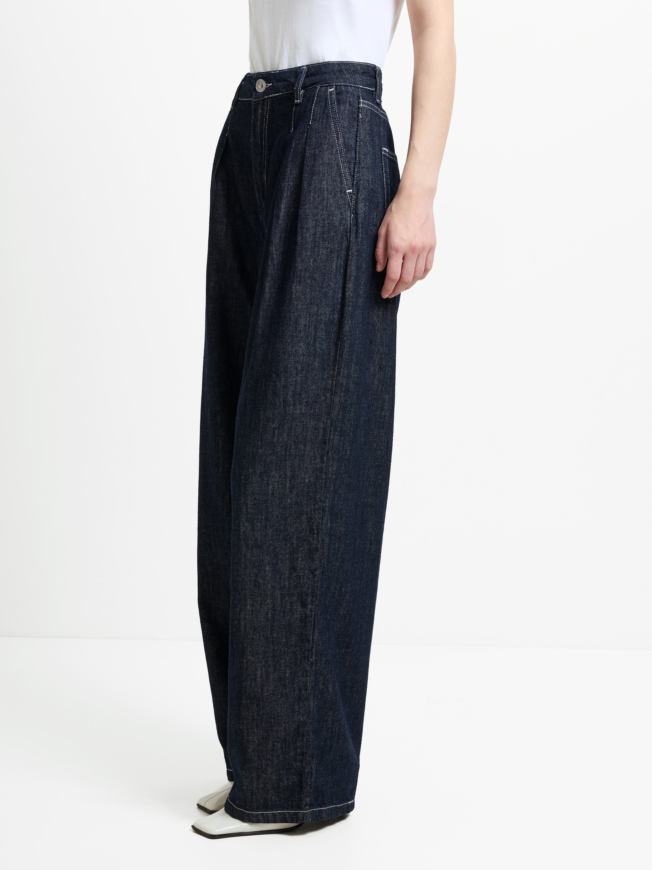 Finley Denim Wide Leg Jeans 32 Inch