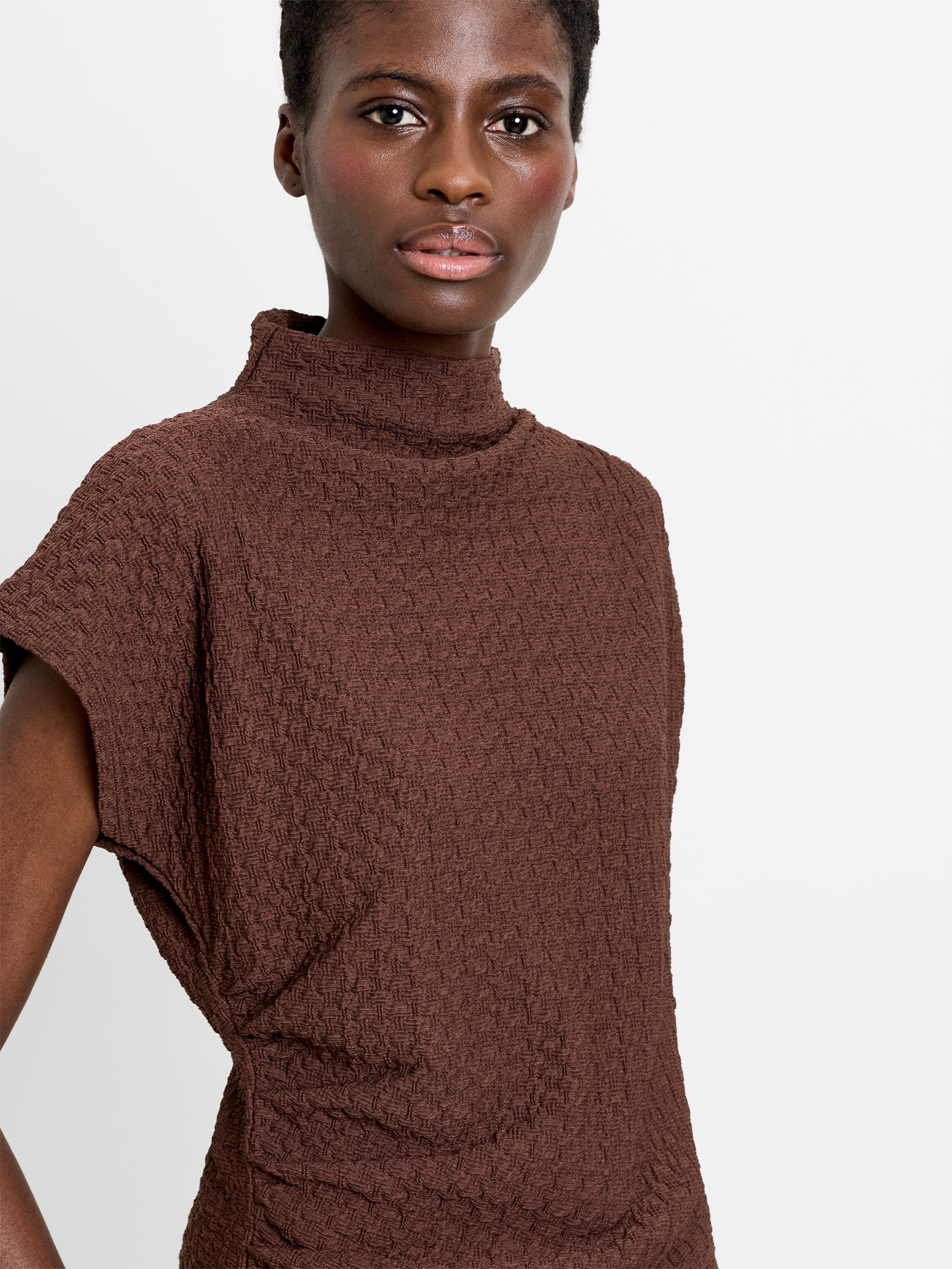 Textured Short Sleeve Ruched T-Shirt