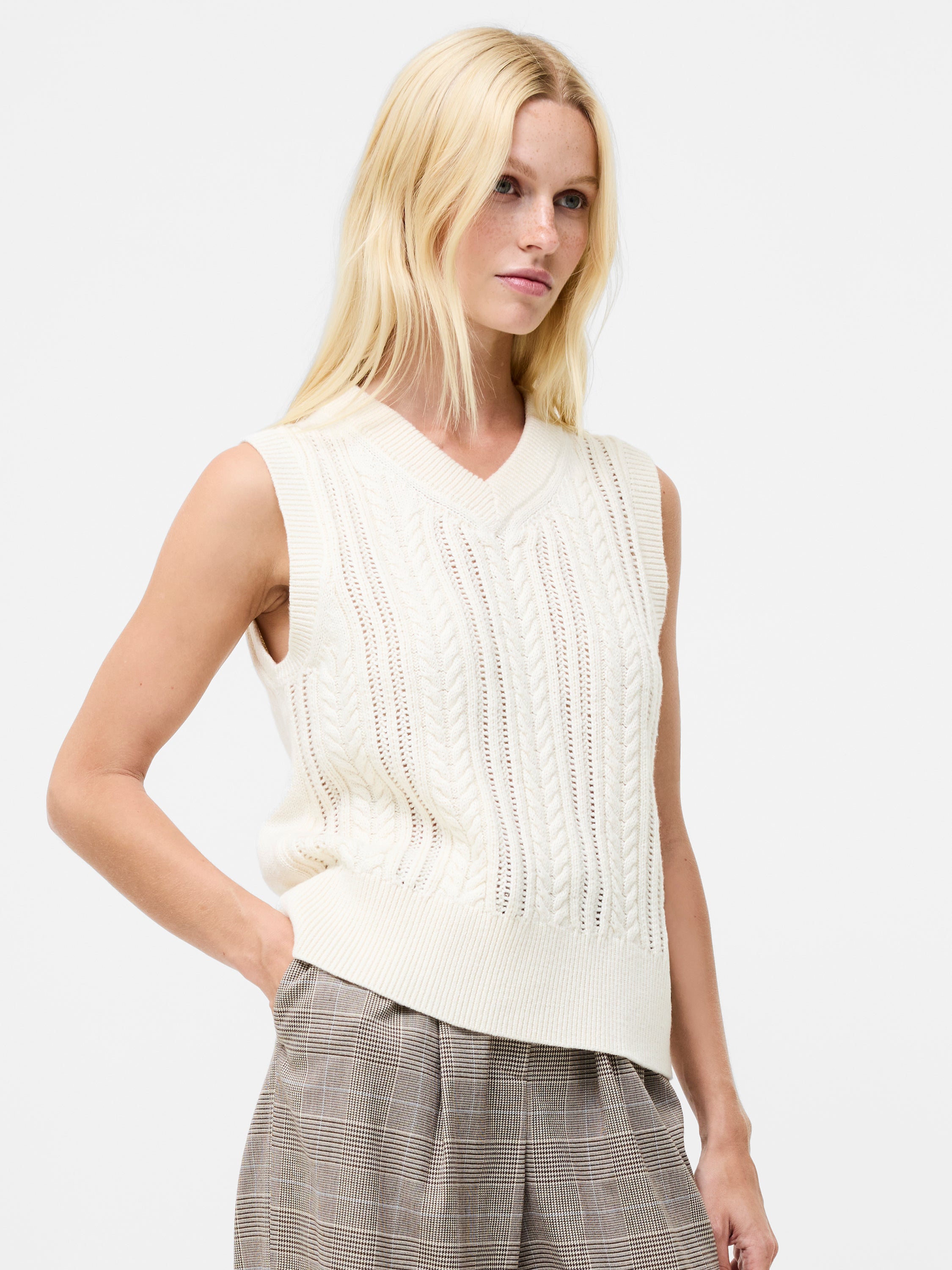 Glinda Cable Knit Vest Porcelain Cream | French Connection UK