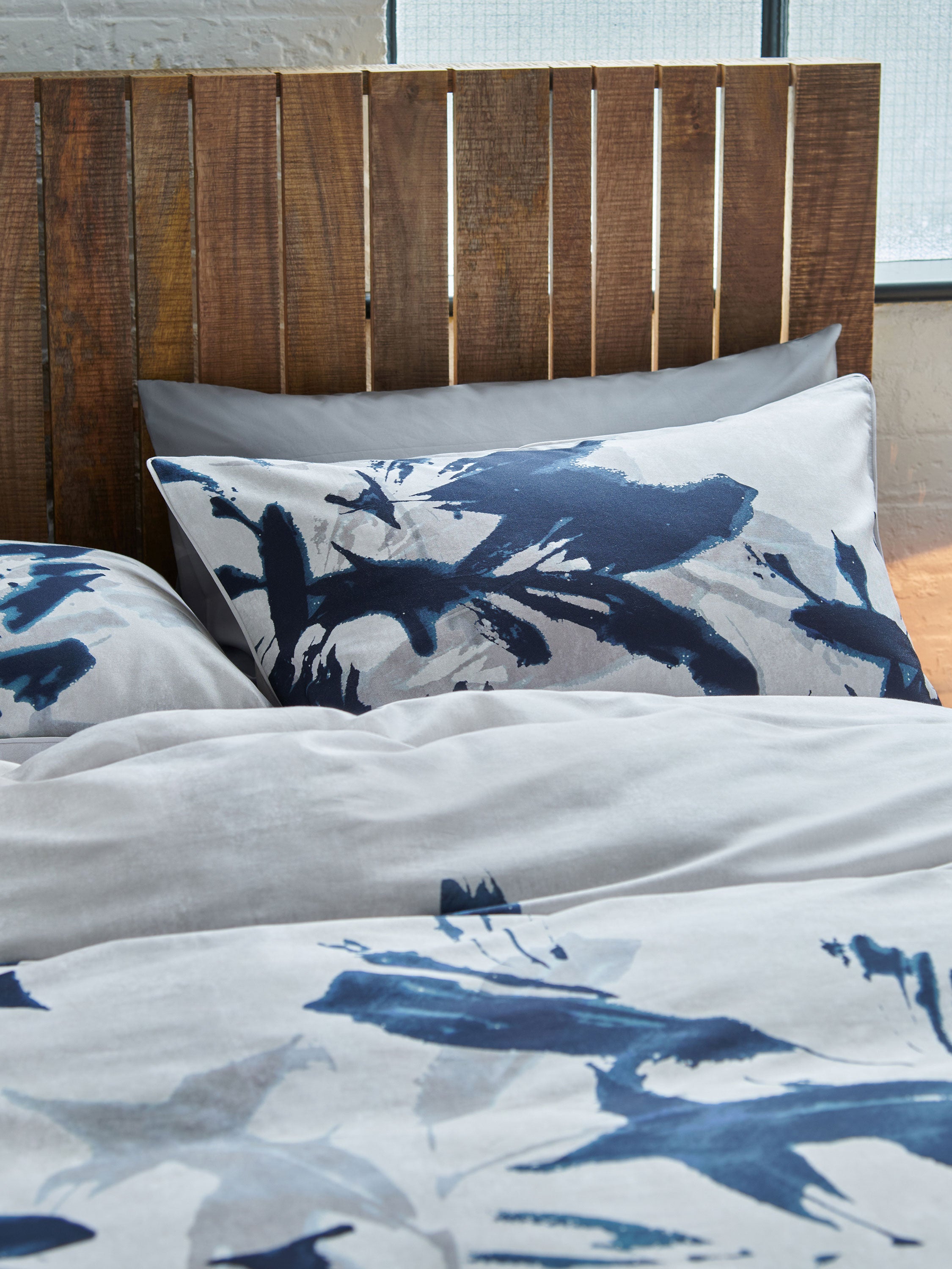 Azzura Double Size Duvet Cover and Pillowcases Set