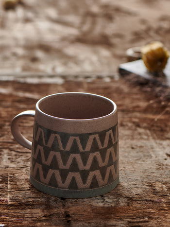Zigzag Pattern Stoneware Mug