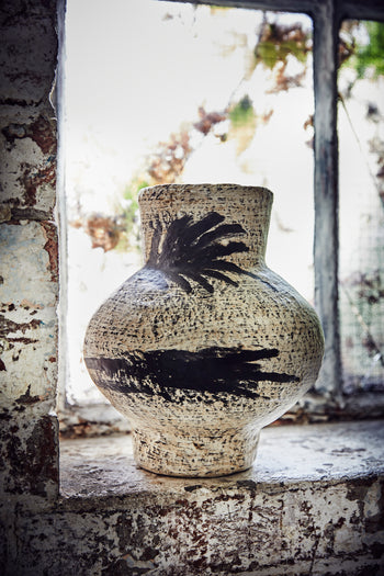 Hatheli Vase