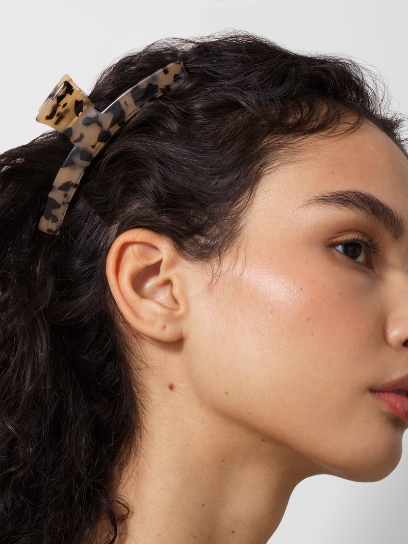 Tortoise hair deals clip