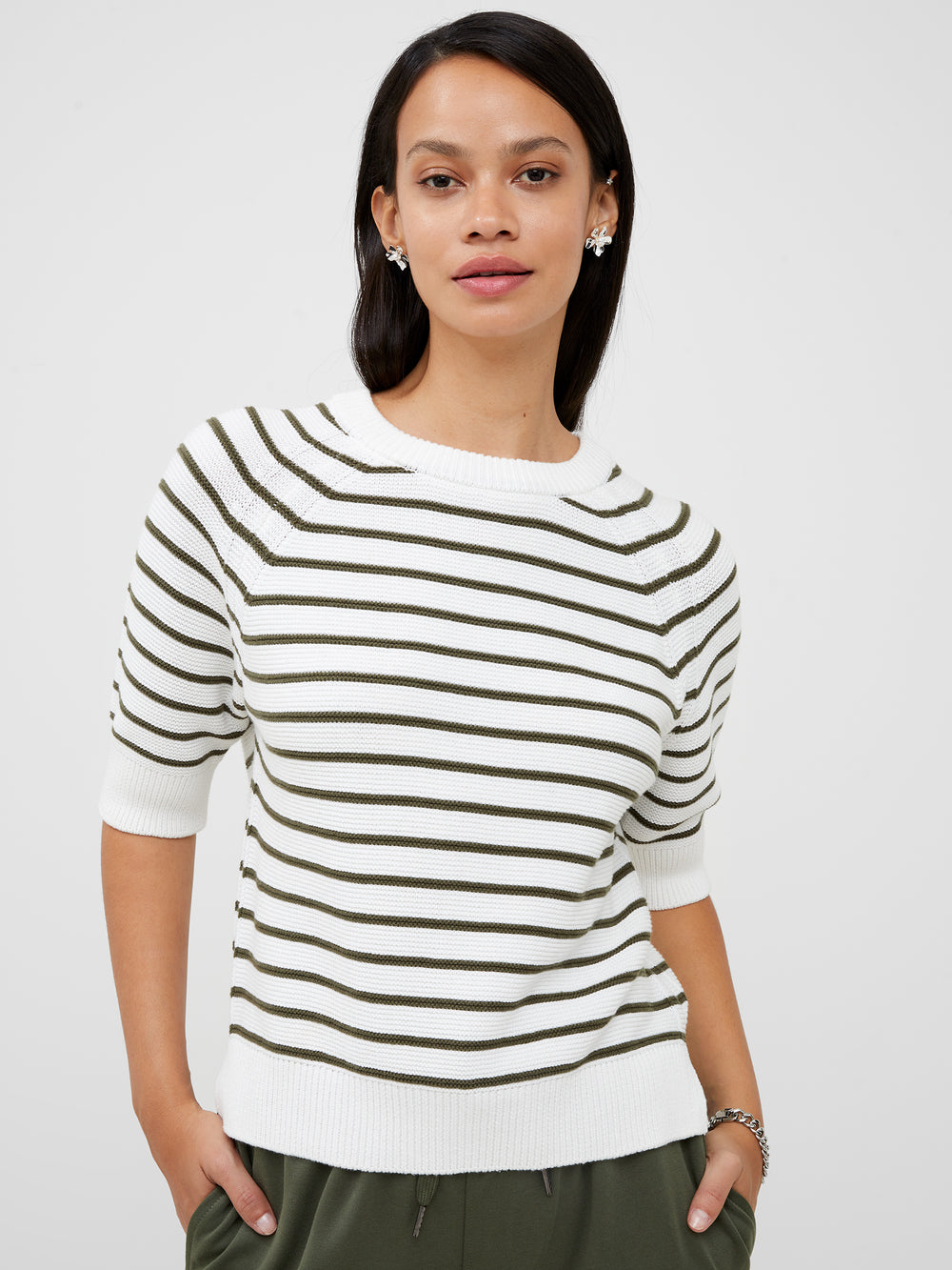 White short hotsell sleeve jumper ladies