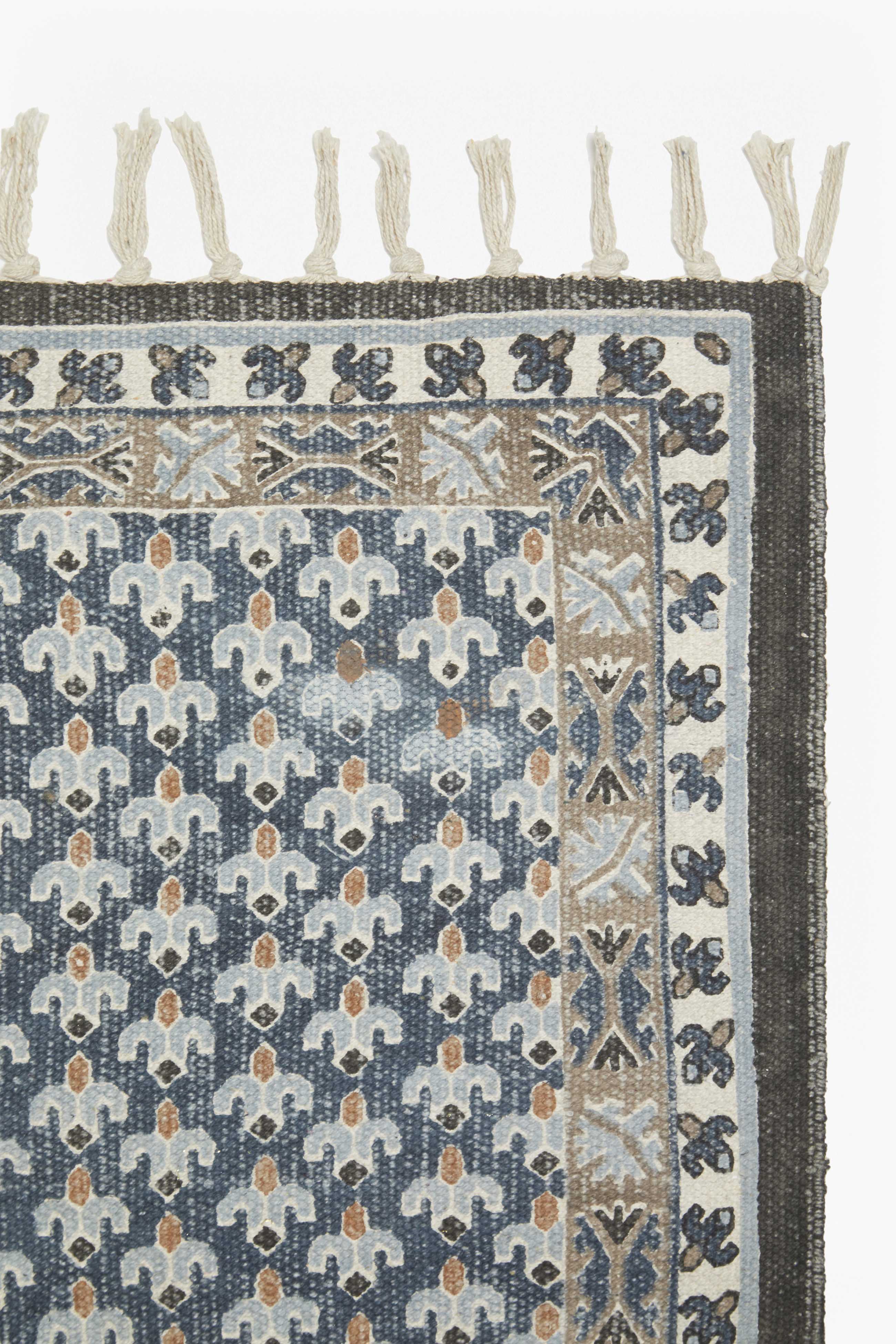 small blue poppy rug navy