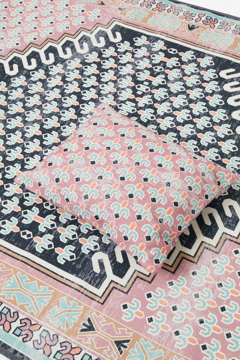 Grey picnic rug deals